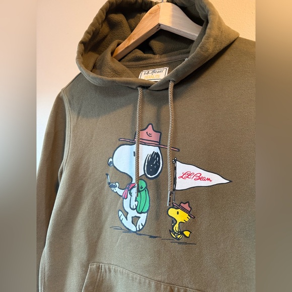 LL Bean Peanuts Hoodie Adult Size XS Green Snoopy Woodstock Hiking Sweatshirt - Picture 3 of 7